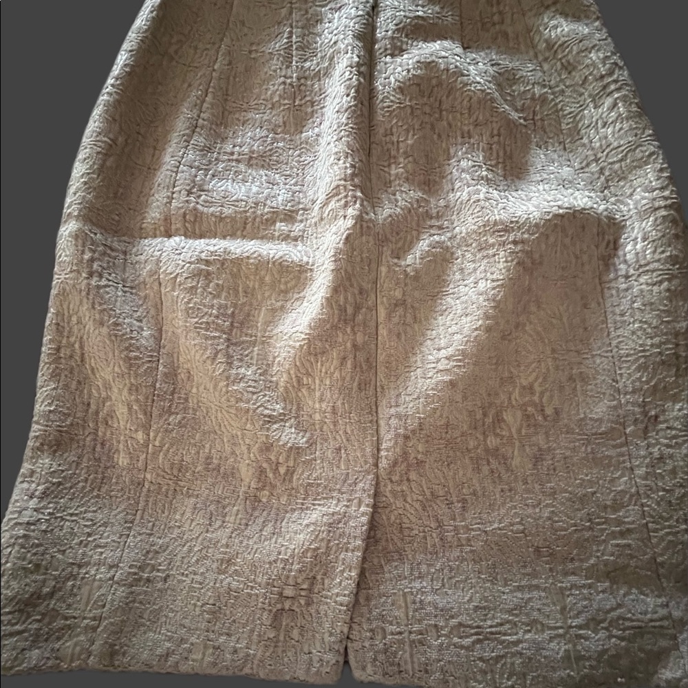 Ann Taylor Gold Cream Jacquard Pencil Skirt Size 00P - Picture 2 of 3